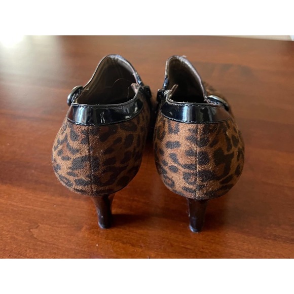 Circa Joan And David Luxe - 7.5M Leopard Booties - Picture 3 of 7